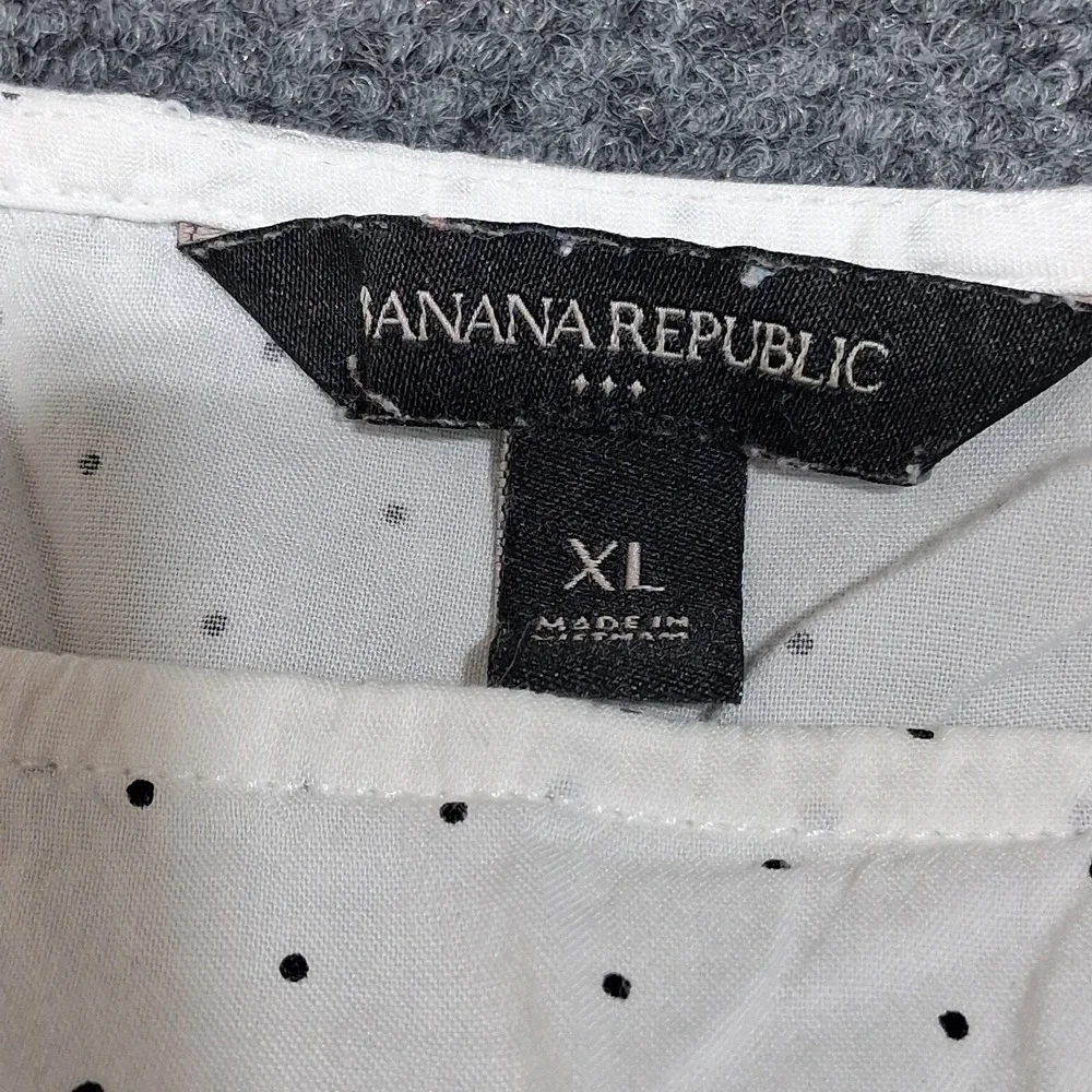 Banana Republic Size XL Petite Women‎ White Blouse Black Polka Dots